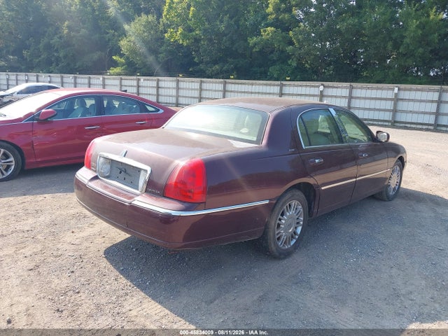 2006 Lincoln Town Car Designer Series მანქანა იყიდება აუქციონზე, vin: 1LNHM83V26Y621761, აუქციონის ნომერი: 45834009