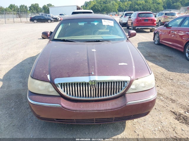 2006 Lincoln Town Car Designer Series მანქანა იყიდება აუქციონზე, vin: 1LNHM83V26Y621761, აუქციონის ნომერი: 45834009