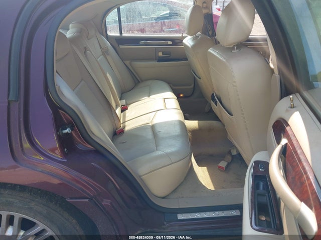 2006 Lincoln Town Car Designer Series მანქანა იყიდება აუქციონზე, vin: 1LNHM83V26Y621761, აუქციონის ნომერი: 45834009