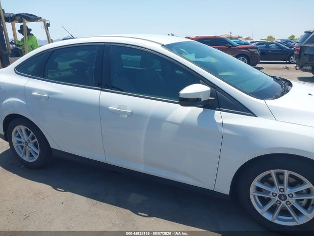 1FADP3F24HL296180 Ford FOCUS SE