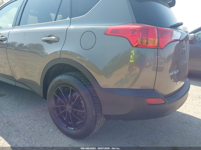 Toyota RAV4 LE 2015 JTMZFREV9FD063680 Image 6