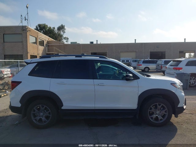 2024 Honda Passport Awd Trailsport მანქანა იყიდება აუქციონზე, vin: 5FNYF8H62RB005904, აუქციონის ნომერი: 45834393