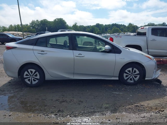 45834414 :رقم المزاد ، JTDKARFU6J3054715 vin ، 2018 Toyota Prius Three مزاد بيع