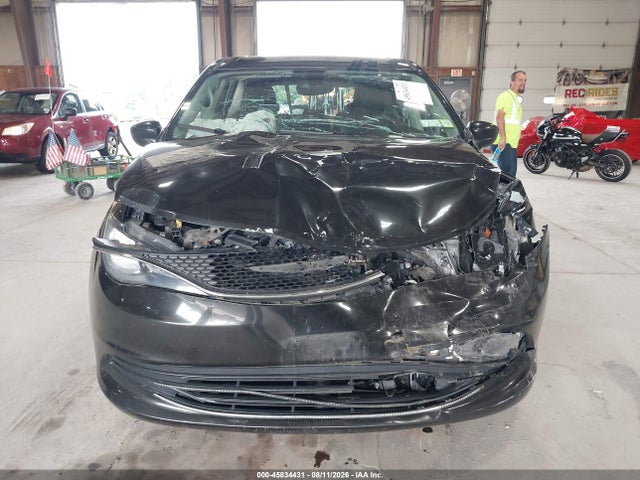 45834431 :رقم المزاد ، 2C4RC1DG1HR676227 vin ، 2017 Chrysler Pacifica Touring مزاد بيع