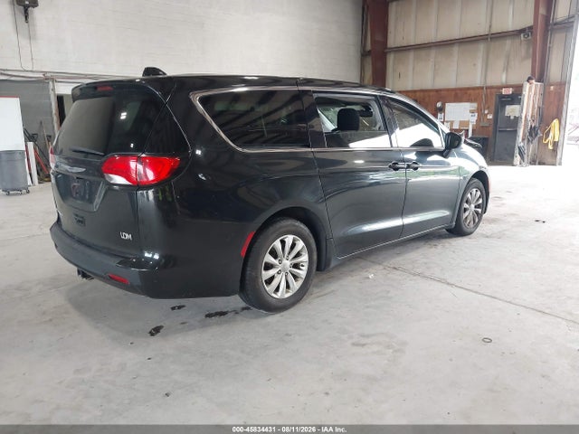 45834431 :رقم المزاد ، 2C4RC1DG1HR676227 vin ، 2017 Chrysler Pacifica Touring مزاد بيع