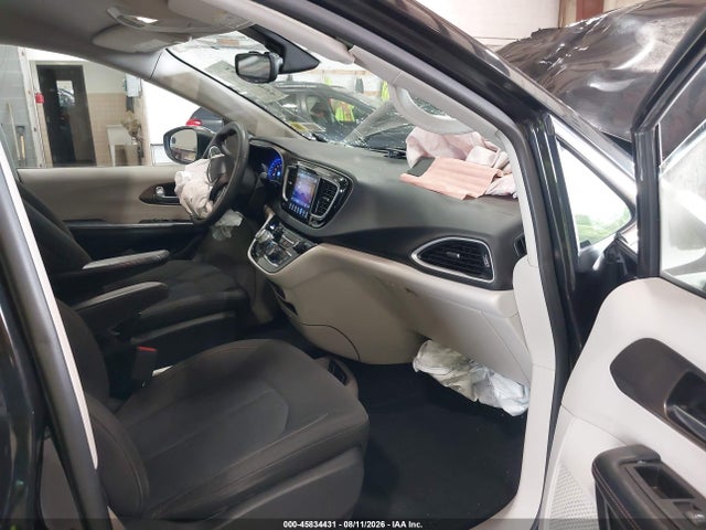 45834431 :رقم المزاد ، 2C4RC1DG1HR676227 vin ، 2017 Chrysler Pacifica Touring مزاد بيع