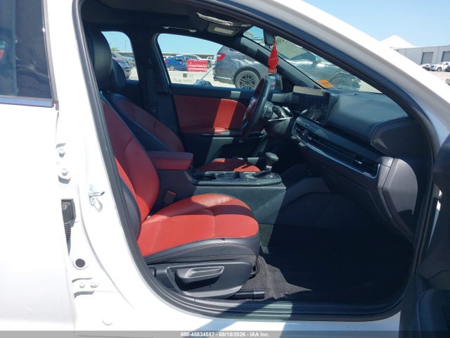 45834587 :رقم المزاد ، 3KPFW4DE8TE325531 vin ، 2026 Kia K4 Gt-line مزاد بيع