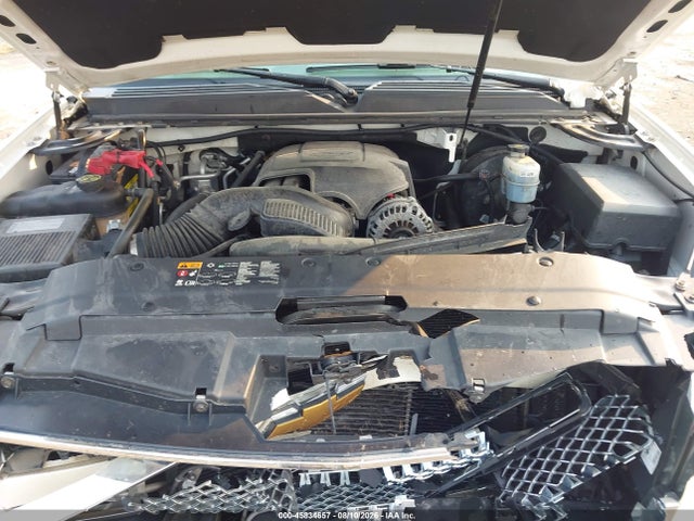 45834657 :رقم المزاد ، 1GNSKKE70ER105930 vin ، 2014 Chevrolet Suburban Ltz مزاد بيع