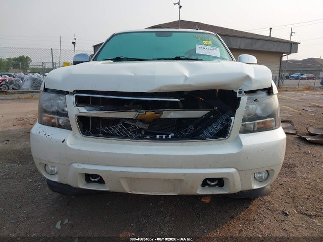 45834657 :رقم المزاد ، 1GNSKKE70ER105930 vin ، 2014 Chevrolet Suburban Ltz مزاد بيع
