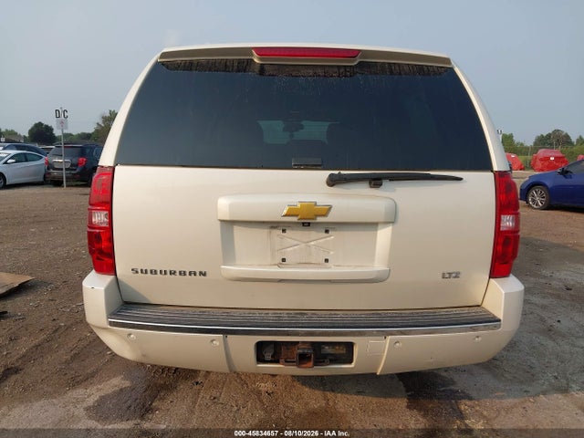 45834657 :رقم المزاد ، 1GNSKKE70ER105930 vin ، 2014 Chevrolet Suburban Ltz مزاد بيع