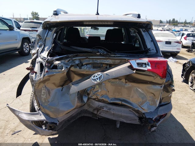 Toyota RAV4 LE 2015 JTMZFREV7FD060633 Image 16