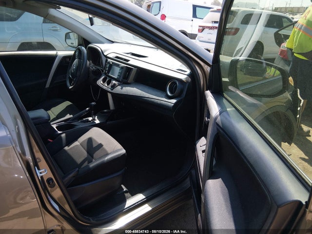 Toyota RAV4 LE 2015 JTMZFREV7FD060633 Image 5