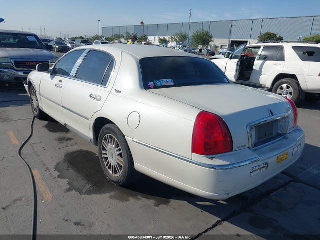 Продажа на аукционе авто 2006 Lincoln Town Car Signature Limited, vin: 1LNHM82V76Y622471, номер лота: 45834981