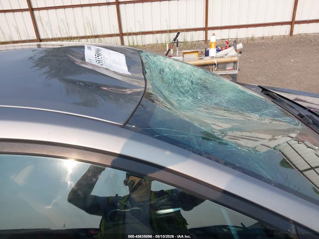 2T1BURHE8GC483660 Toyota COROLLA LE