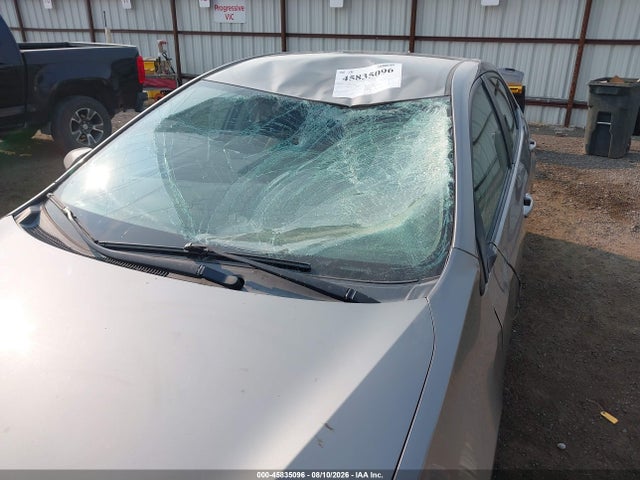 2T1BURHE8GC483660 Toyota COROLLA LE
