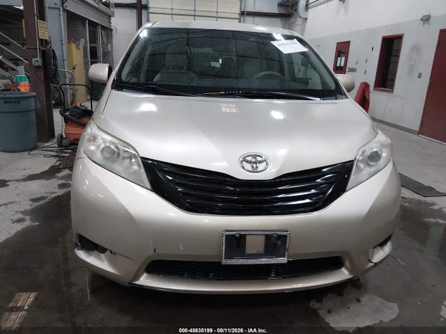 45835199 :رقم المزاد ، 5TDKK3DC6DS355072 vin ، 2013 Toyota Sienna Le V6 8 Passenger مزاد بيع