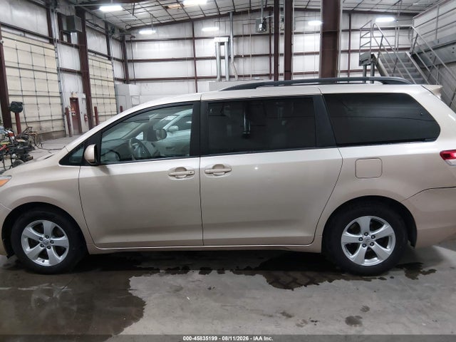 45835199 :رقم المزاد ، 5TDKK3DC6DS355072 vin ، 2013 Toyota Sienna Le V6 8 Passenger مزاد بيع