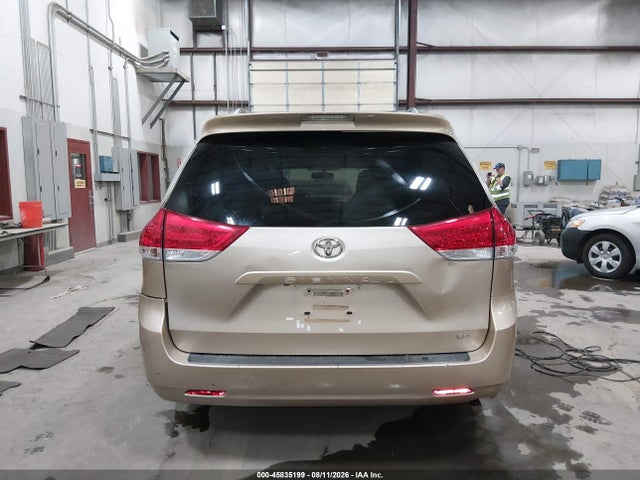 45835199 :رقم المزاد ، 5TDKK3DC6DS355072 vin ، 2013 Toyota Sienna Le V6 8 Passenger مزاد بيع