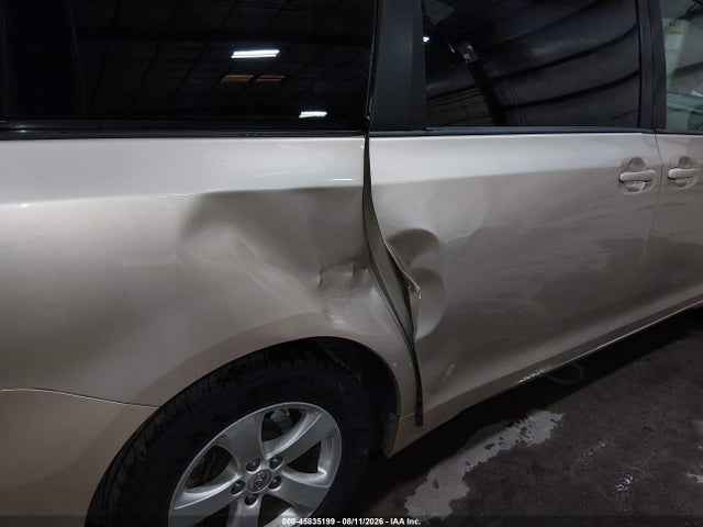 45835199 :رقم المزاد ، 5TDKK3DC6DS355072 vin ، 2013 Toyota Sienna Le V6 8 Passenger مزاد بيع