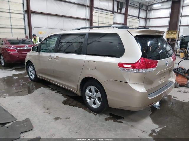 45835199 :رقم المزاد ، 5TDKK3DC6DS355072 vin ، 2013 Toyota Sienna Le V6 8 Passenger مزاد بيع