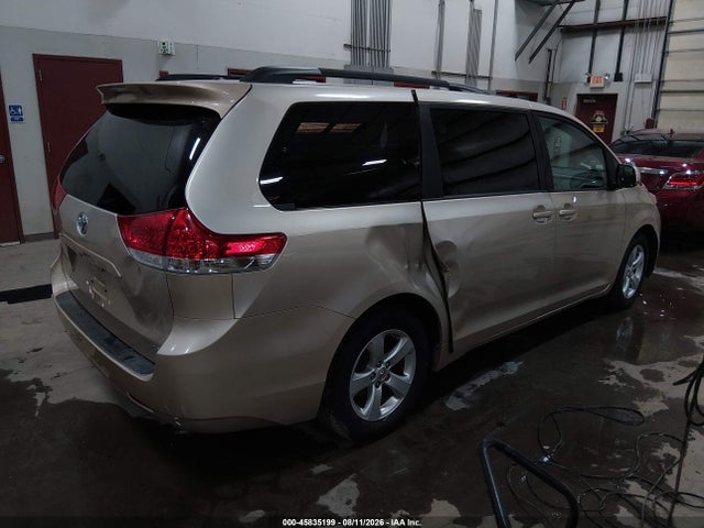 45835199 :رقم المزاد ، 5TDKK3DC6DS355072 vin ، 2013 Toyota Sienna Le V6 8 Passenger مزاد بيع