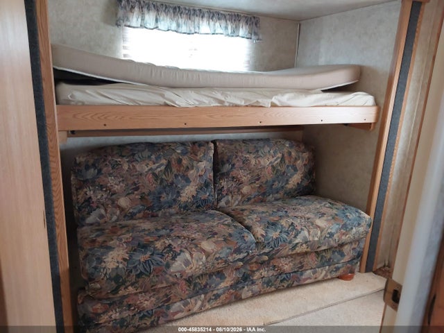 45835214 :رقم المزاد ، 4YDF289256B068540 vin ، 2006 Keystone Cougar 289efs مزاد بيع