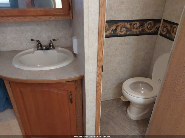 45835214 :رقم المزاد ، 4YDF289256B068540 vin ، 2006 Keystone Cougar 289efs مزاد بيع