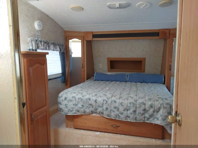 45835214 :رقم المزاد ، 4YDF289256B068540 vin ، 2006 Keystone Cougar 289efs مزاد بيع