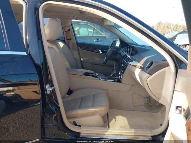 45835227 :رقم المزاد ، WDDGF4HB9DA767703 vin ، 2013 Mercedes-benz C 250 Sport مزاد بيع