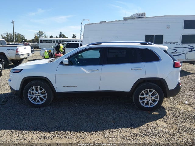 Jeep Cherokee Latitude 4x4 2018 1C4PJMCB2JD528651 Image 19