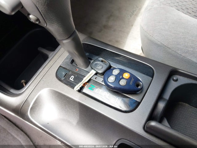 2002 Toyota Camry Le მანქანა იყიდება აუქციონზე, vin: 4T1BE32KX2U080831, აუქციონის ნომერი: 45835324
