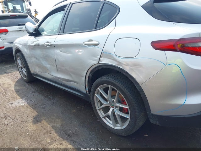 45835383 :رقم المزاد ، ZASFAKNN5J7C03425 vin ، 2018 Alfa Romeo Stelvio Ti Sport Awd مزاد بيع