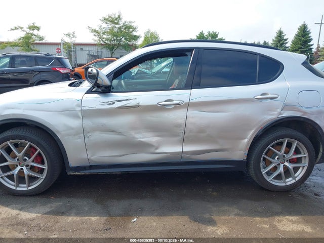 45835383 :رقم المزاد ، ZASFAKNN5J7C03425 vin ، 2018 Alfa Romeo Stelvio Ti Sport Awd مزاد بيع