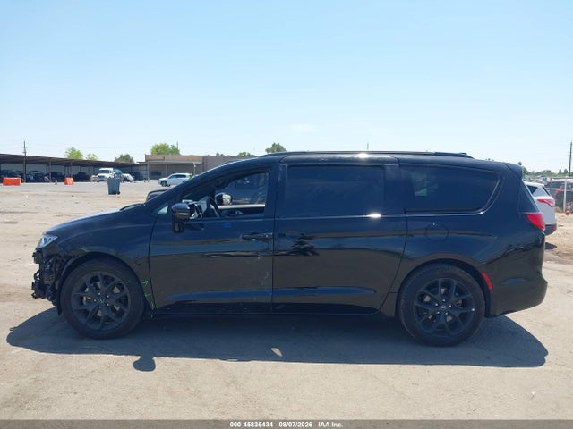 Chrysler Pacifica Limited 2025 2C4RC1GG2SR584157 Image 14