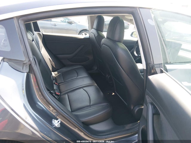 5YJ3E1EA8JF004001 Tesla Model 3 Long Range/mid Range
