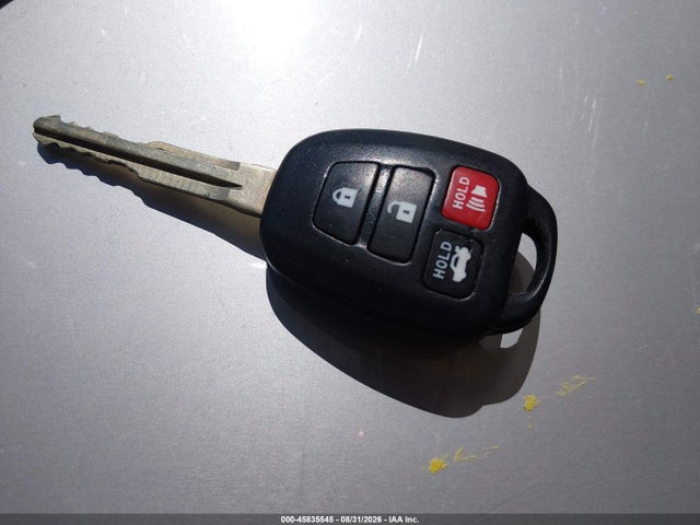 45835545 :رقم المزاد ، 5YFBURHE9HP569299 vin ، 2017 Toyota Corolla Le مزاد بيع