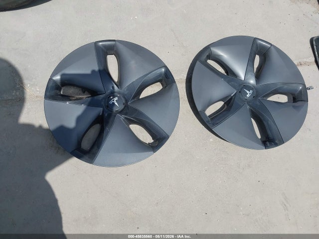 Tesla Model 3 Long Range/mid Range 2018 5YJ3E1EA0JF028339 Image 11