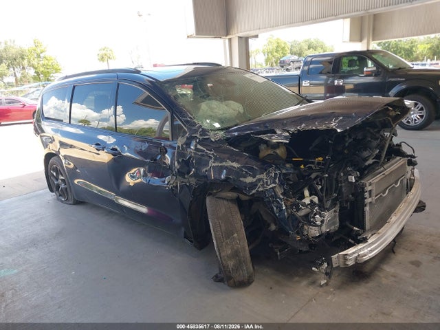 45835617 :رقم المزاد ، 2C4RC1EG2KR733069 vin ، 2019 Chrysler Pacifica Touring L Plus مزاد بيع