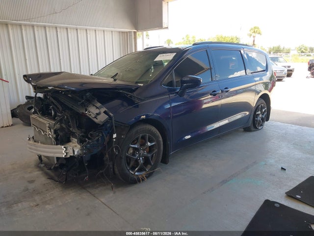 45835617 :رقم المزاد ، 2C4RC1EG2KR733069 vin ، 2019 Chrysler Pacifica Touring L Plus مزاد بيع