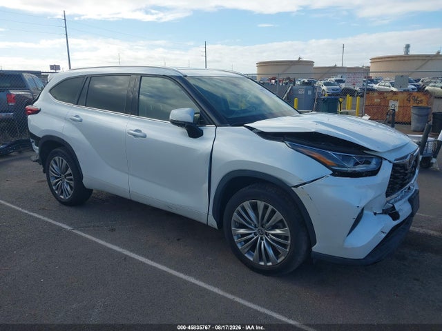 2022 Toyota Highlander Platinum მანქანა იყიდება აუქციონზე, vin: 5TDFZRAH8NS136888, აუქციონის ნომერი: 45835767