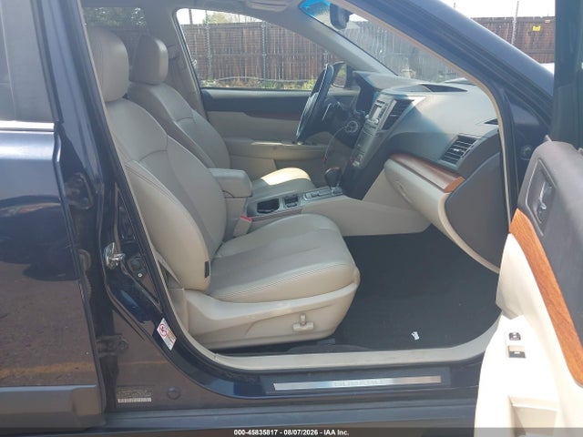 45835817 :رقم المزاد ، 4S4BRBLC1E3211273 vin ، 2014 Subaru Outback 2.5i Limited مزاد بيع