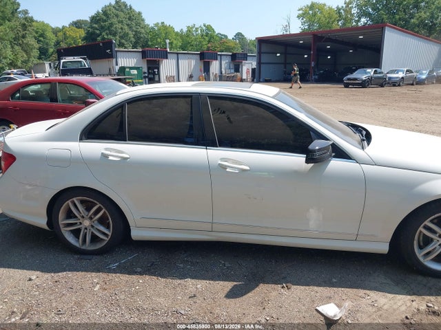Продажа на аукционе авто 2013 Mercedes-benz C 250 Sport, vin: WDDGF4HB0DA858648, номер лота: 45835900