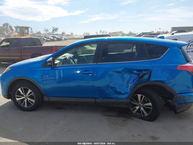 JTMWFREVXHJ718260 Toyota Rav4 Xle