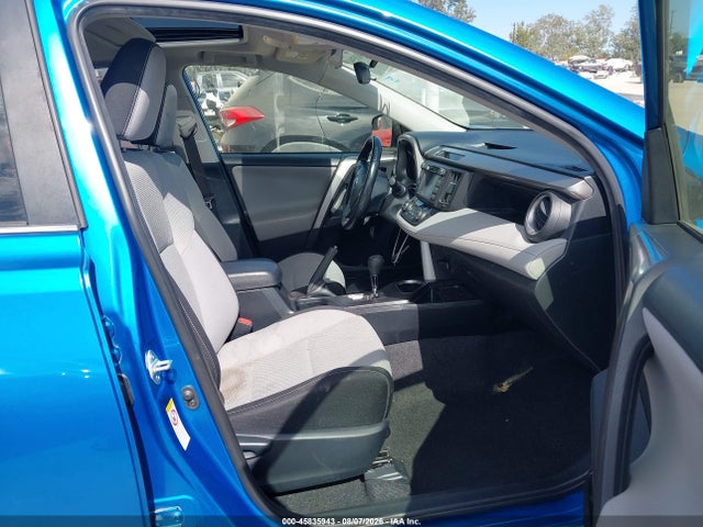 JTMWFREVXHJ718260 Toyota Rav4 Xle