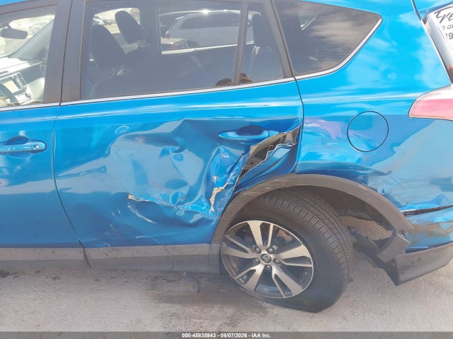 JTMWFREVXHJ718260 Toyota Rav4 Xle
