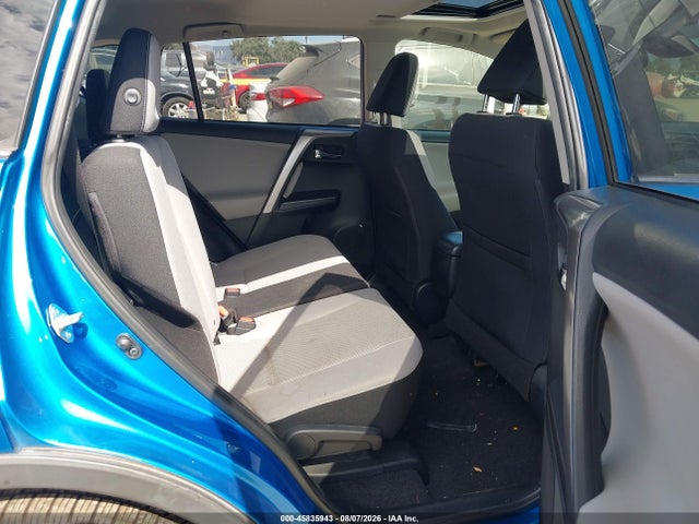JTMWFREVXHJ718260 Toyota Rav4 Xle