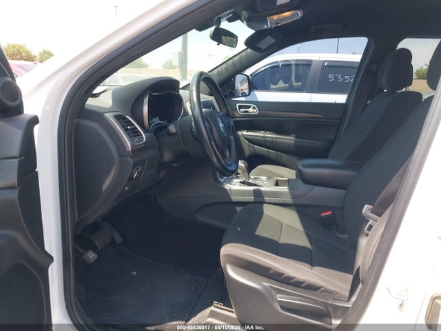 1C4RJEAG6JC382838 Jeep Grand Cherokee Laredo 4x2