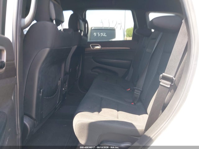 1C4RJEAG6JC382838 Jeep Grand Cherokee Laredo 4x2