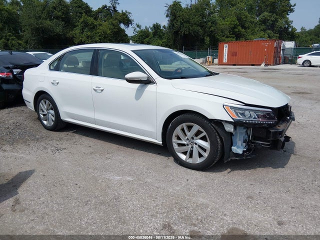 Продажа на аукционе авто 2018 Volkswagen Passat 2.0t Se, vin: 1VWBA7A39JC027797, номер лота: 45836046