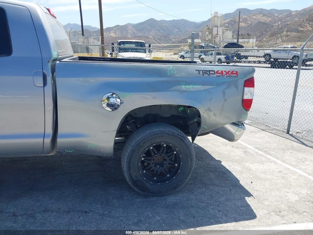 5TFUM5F17EX057636 Toyota Tundra Sr 4.6l V8